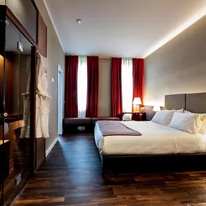 10 Keys Hotel Milano
